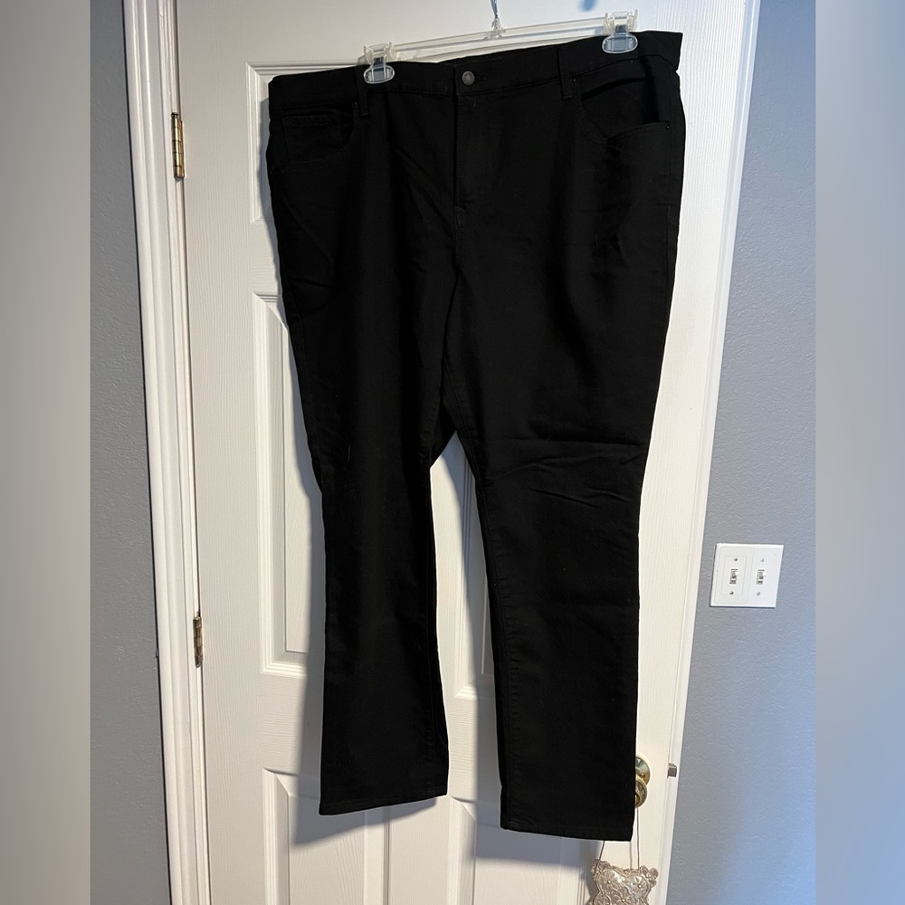 Old Navy Curvy/ Profile Jeans in Black. Size 20.